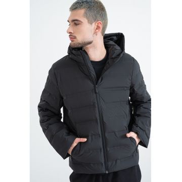 Geaca matlasata cu model pliabil