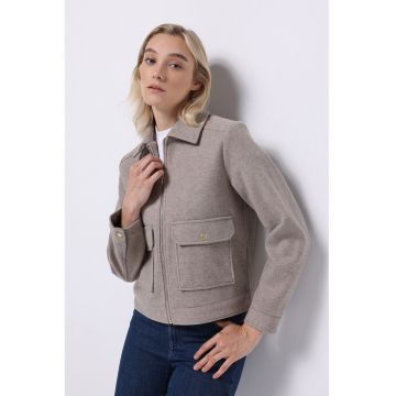 Jacheta cu buzunare cu clapa