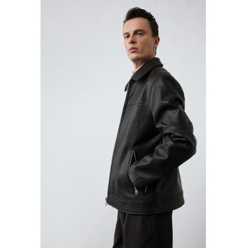 Jacheta de piele ecologica cu buzunare cu fermoar