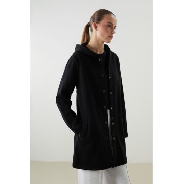 Jacheta lunga cu gluga si capse