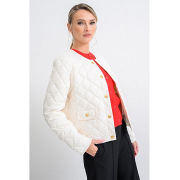 Jacheta matlasata cu finisaj rezistent la apa