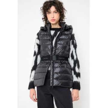 Vesta cu curea si gluga