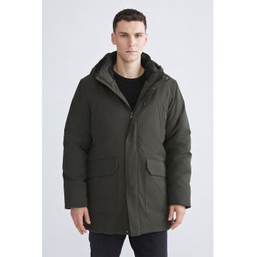 Geaca cu gluga si buzunare