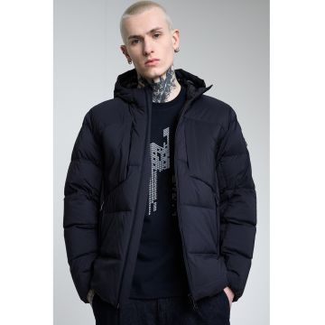 Geaca cu gluga si buzunare cu fermoar