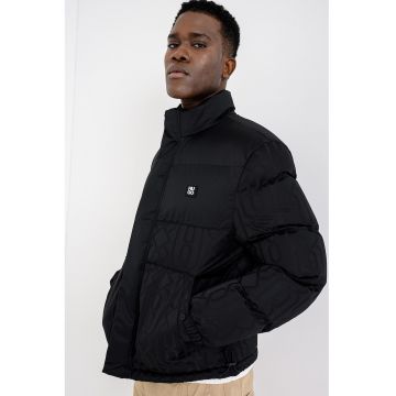 Geaca cu vatelina - finisaj rezistent la apa si guler inalt