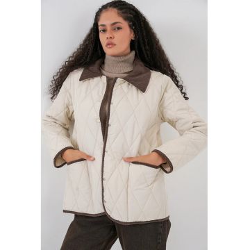 Geaca  detalii la guler - textil