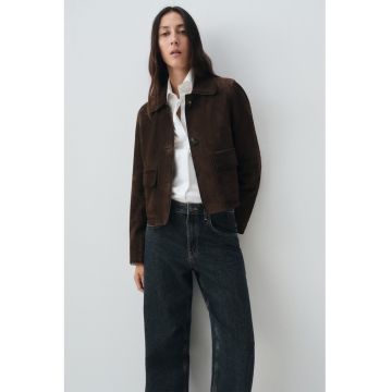 Jacheta din piele intoarsa cu buzunare cu clapa