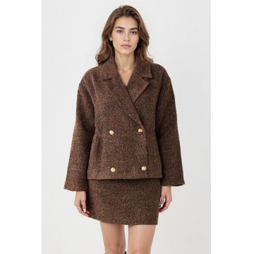 Jacheta lejera cu doua randuri de nasturi