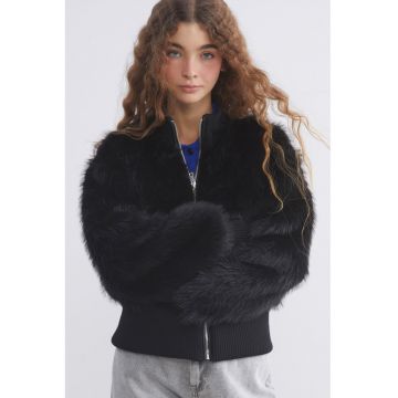Jacheta lejera din blana sintetica