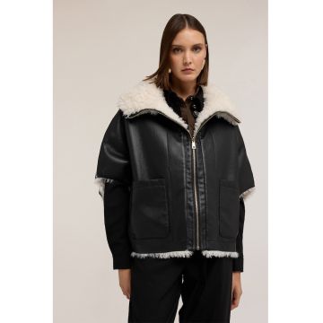 Jacheta reversibila pufoasa cu maneci 3/4