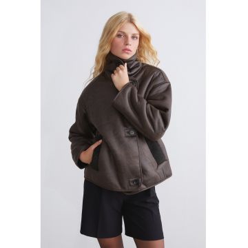 Palton lejer din piele ecologica cu captuseala din material teddy
