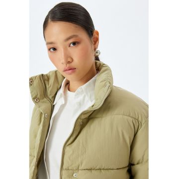 Geaca cu buzunare cu clapa frontale