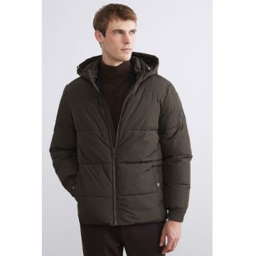 Geaca cu fermoar si buzunare oblice