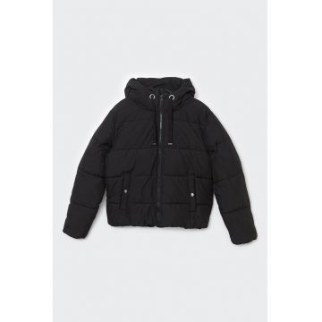 Geaca cu vatelina si gluga