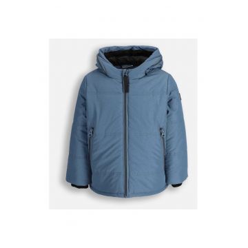 Geaca hidrorepelenta cu gluga extensibila