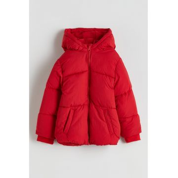 Geaca matlasata cu gluga