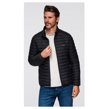 Geaca matlasata cu gluga