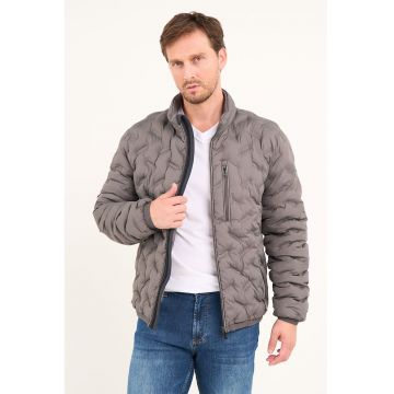 Geaca texturata cu guler scurt