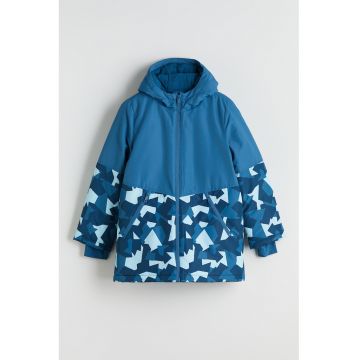 Jacheta bufanta cu finisaj rezistent la apa si buzunare cu fermoar