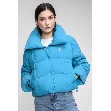 Geaca scurta cu vatelina si guler supradimensionat