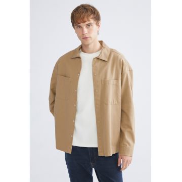 Jacheta-camasa relaxed fit cu buzunare pe piept - Maro camel