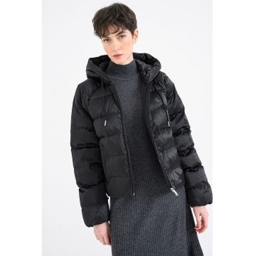 Geaca cu finisaj rezistent la vant si gluga - Negru