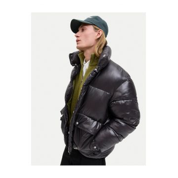 Geaca de iarna barbateasca  negru - material rezistent