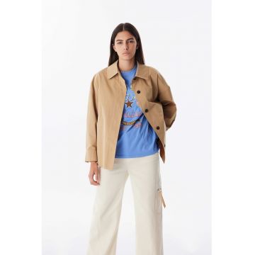 Jacheta cu nasturi si guler rotunjit - Maro camel