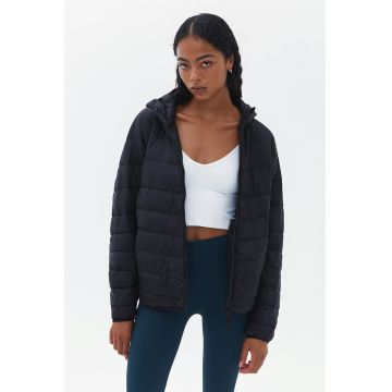 Jacheta matlasata cu fermoar