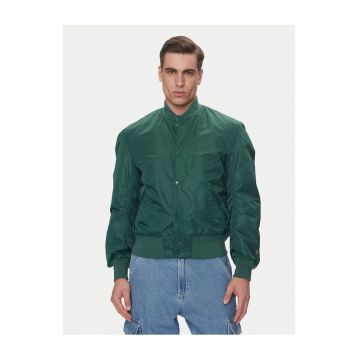 Geaca bomber barbati  verde - 2 caracteristici reprezentative