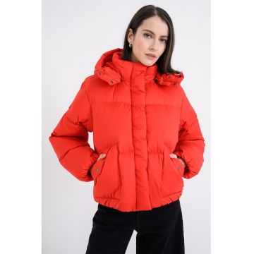 Geaca cu umplutura de puf si gluga - Rosu
