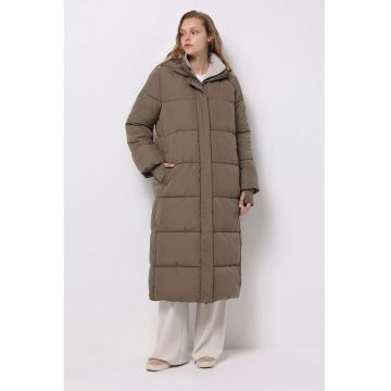 Geaca lunga matlasata cu gluga - Maro taupe