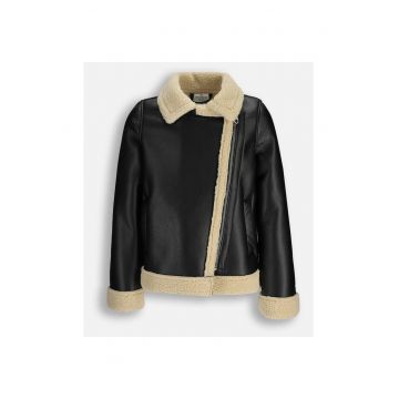 Cojoc cu inchidere asimetrica