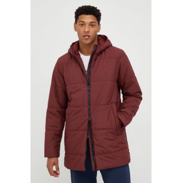 Jack Wolfskin geaca sport culoarea bordo, de iarna