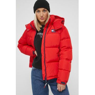 Tommy Jeans geaca de puf femei, culoarea rosu,