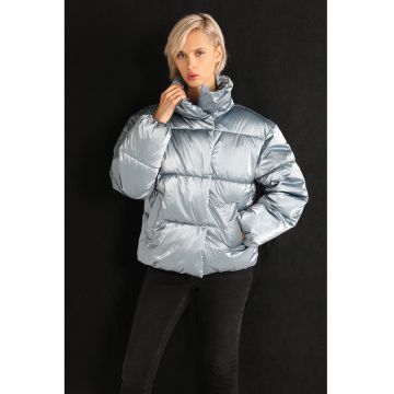 Geaca cu vatelina si aspect metalizat Geaca cu vatelina si aspect metalizat