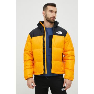 The North Face geaca de puf MEN’S 1996 RETRO NUPTSE JACKET barbati, culoarea portocaliu, de iarna