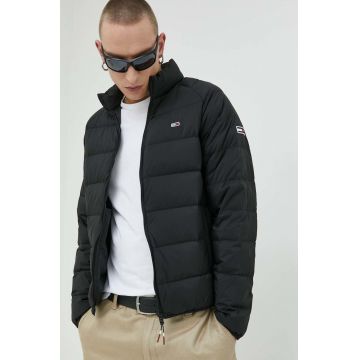 Tommy Jeans geaca de puf barbati, culoarea negru, de tranzitie