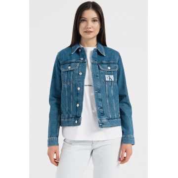 Jacheta de denim cu buzunare cu clapa