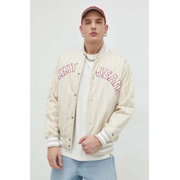 Tommy Jeans geaca bomber barbati, culoarea bej, de tranzitie, oversize