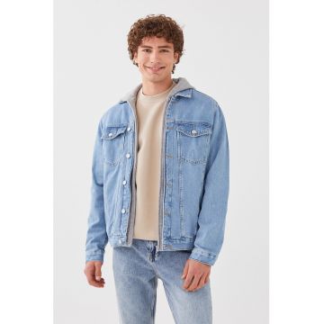 Jacheta de denim cu gluga