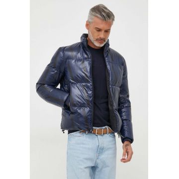 Armani Exchange geaca de puf barbati, culoarea albastru marin, de iarna