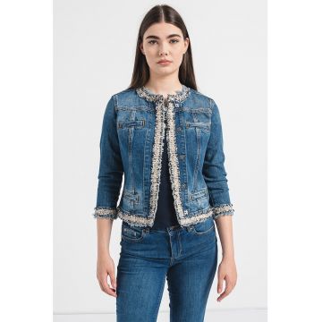 Jacheta de denim cu detalii contrastante