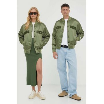 Mercer Amsterdam geaca bomber culoarea verde, de tranzitie, oversize