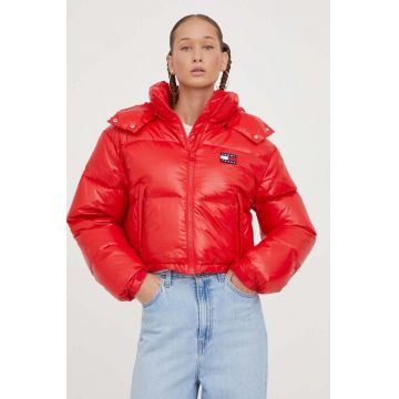 Tommy Jeans geacă de puf femei, culoarea roșu, de iarna DW0DW16572