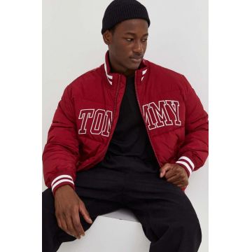 Tommy Jeans geaca bomber barbati, culoarea bordo, de tranzitie