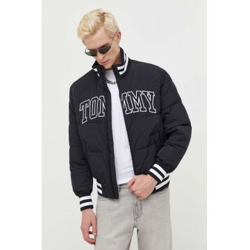 Tommy Jeans geaca bomber barbati, culoarea negru, de tranzitie