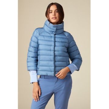 Geaca matlasata cu maneci raglan