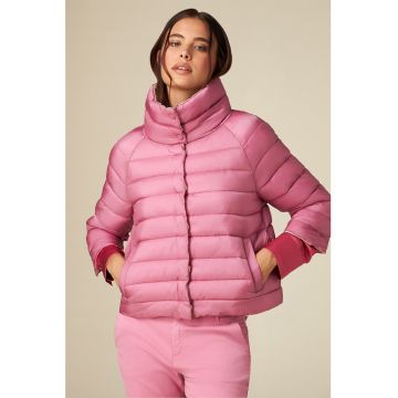 Geaca matlasata cu maneci raglan