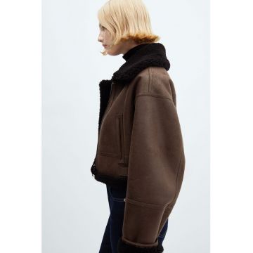 Jacheta cu captuseala de blana shearling sintetica si maneci cazute Bikini